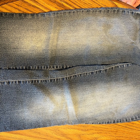 Levis Signature Modern Slim Jeans - Picture 7 of 8